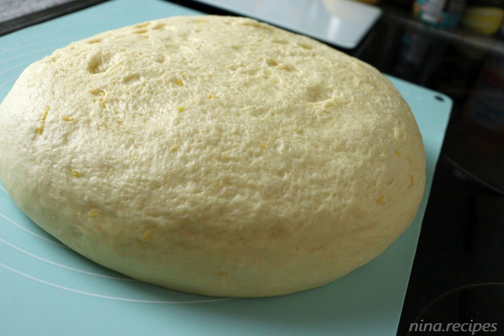 Yeast Dough - Hefeteig Light Yeast Dough (Leichter Hefeteig) Medium Yeast Dough (Mittelschwerer Hefeteig) Heavy Yeast Dough (Schwerer Hefeteig)