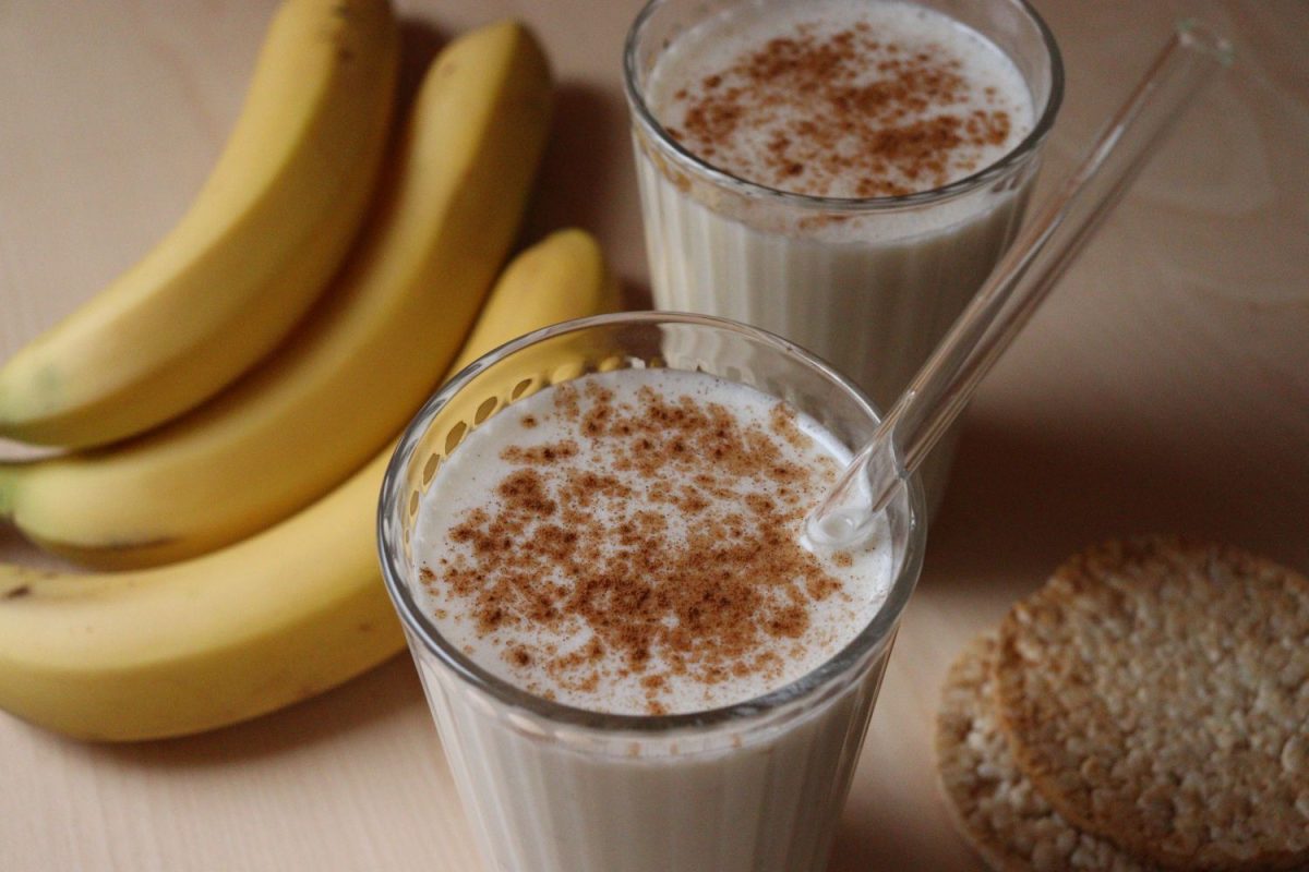 Nina Recipes: Banana Milkshake with only 2 main ingredients: overripe bananas and milk.