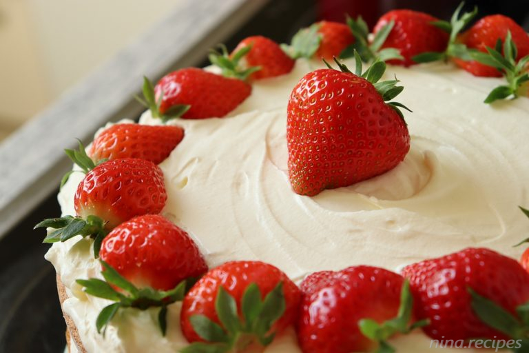 Nina Recipes: Rustical Mascarpone-Strawberry Shortcake with Waldmeister (sweet woodruff) liqueur
