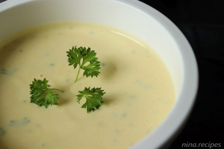 Nina's quick and easy Hollandaise sauce for Asparagus