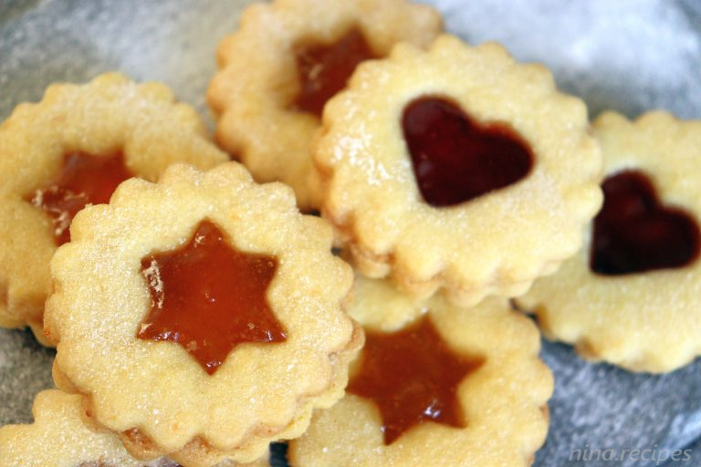 Nina Recipes: Linzeraugen - German Linzer Cookies Recipe