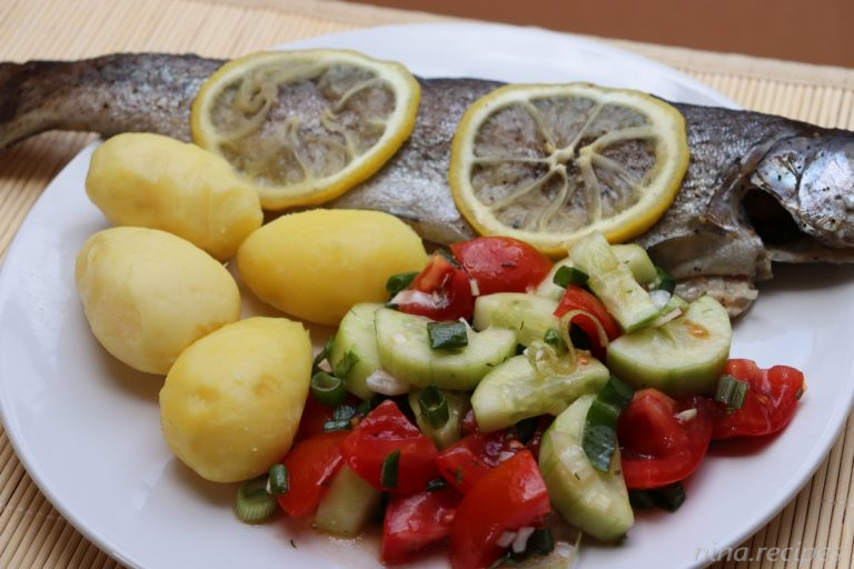 Nina Recipes: Baked trout in foil, served with boiled potatoes and tomatoes and cucumber salad