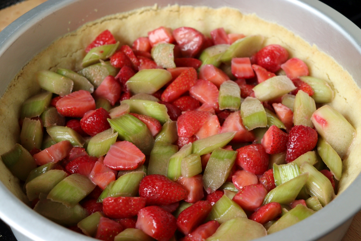 Strawberry and Rhubarb filling for a pie, on a shortcrust pastry base