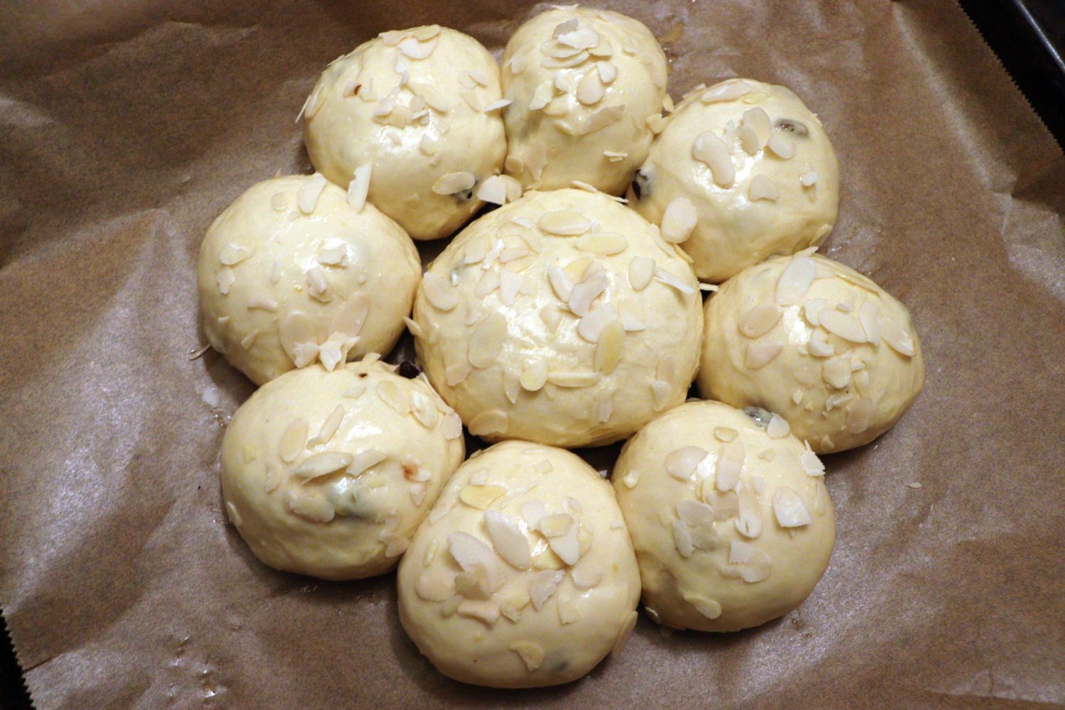 Dreikönigskuchen – Three Kings’ Cake with Raisins before baking