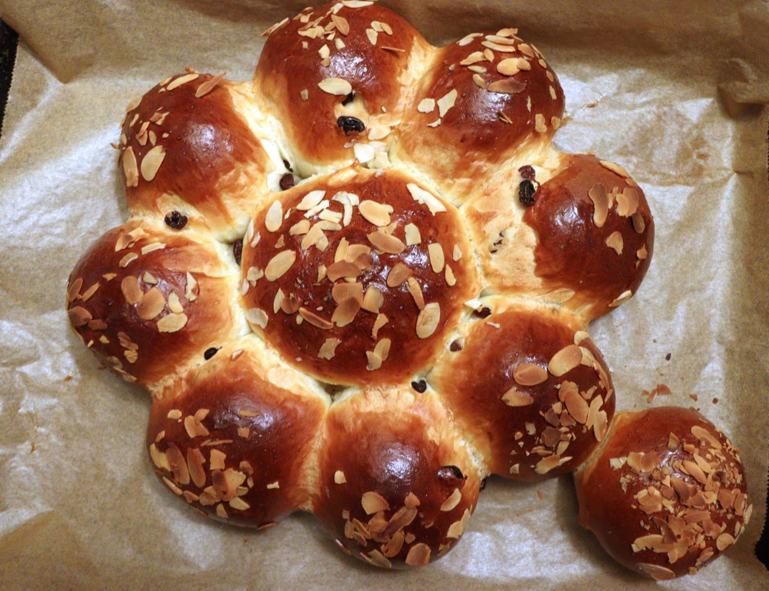 Dreikönigskuchen – Three Kings’ Cake with Raisins freshly baked