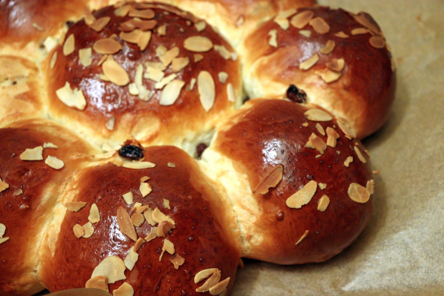 Dreikönigskuchen – Three Kings’ Cake with Raisins freshly baked