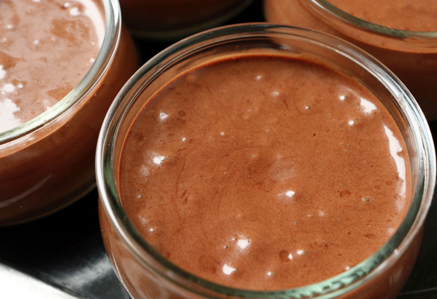 Nina Recipes - Chocolate Mousse (Mousse au chocolat): putting the chocolate mousse in the serving recipients and let it cool down overnight