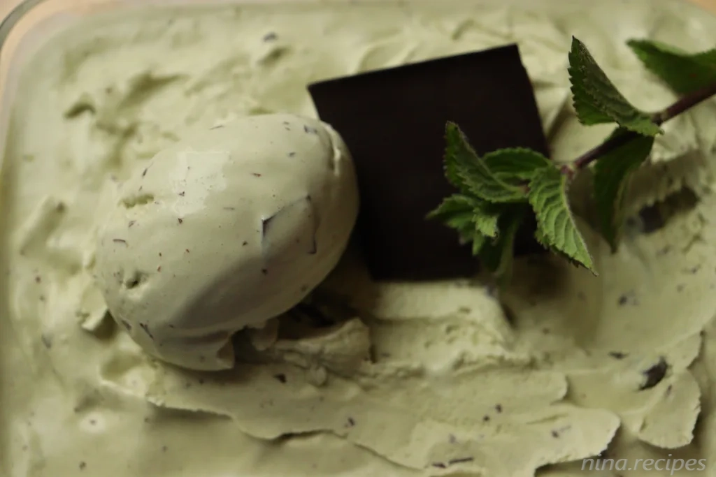 Nina's Recipes: Mint Chocolate Ice Cream - Creamy After Eight Ice Cream