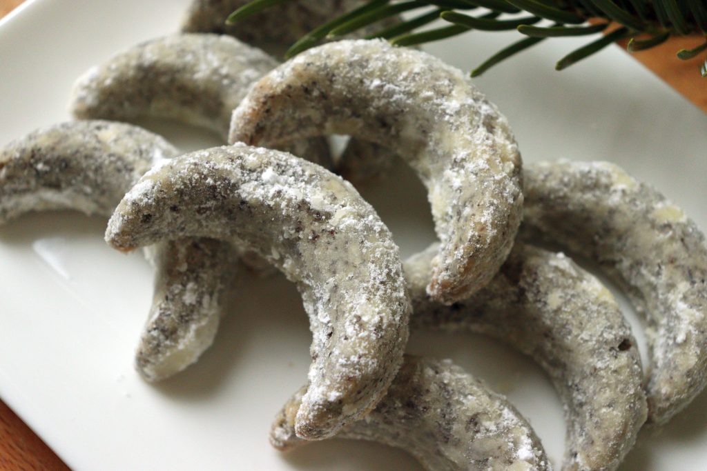 Nina Recipes: Mohnkipferl - German Poppy Seed Crescent Cookies