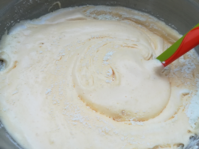 basic sponge cake: adding flour
